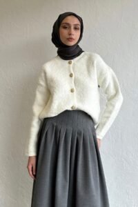 Gold Düğmeli Triko Hırka Beyaz