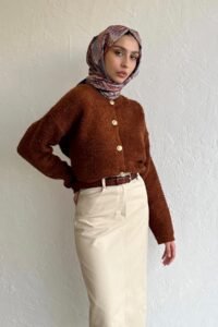 Gold Düğmeli Triko Hırka Kahve